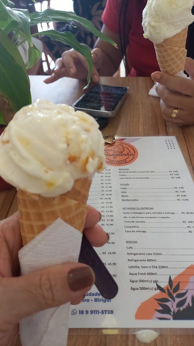 Cardápio impresso real da Dona Casquinha com preços
